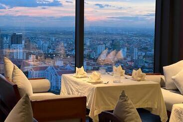 هتل The Penthouse Residence