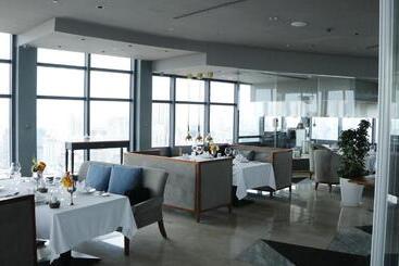 هتل The Penthouse Residence