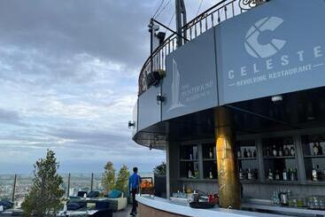 هتل The Penthouse Residence