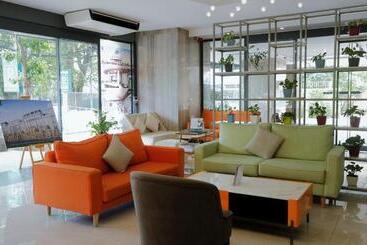 هتل The Penthouse Residence