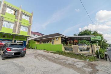 Urbanview Hotel Lumendiva 2 Palembang By Reddoorz