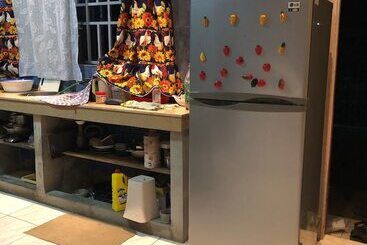 پانسیون Room In Guest Room   Logerthine Cambridge Suriname