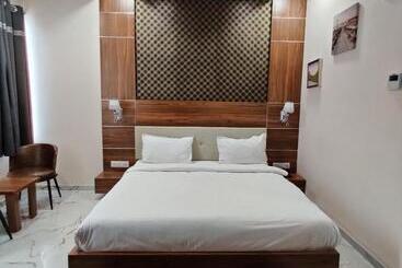 Vadpadraka Hotel And Resort