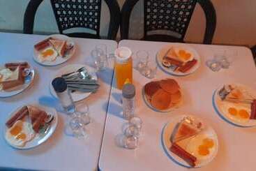هتل Aasna Inn