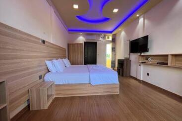 هتل Aasna Inn