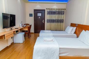 هتل Aasna Inn
