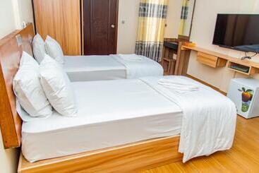 هتل Aasna Inn