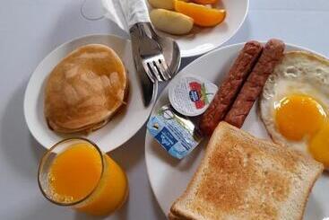 هتل Aasna Inn
