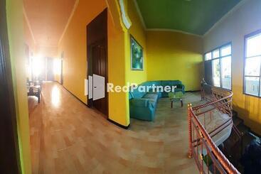 هتل Bromo Indah Lestari Homestay Mitra Reddoorz