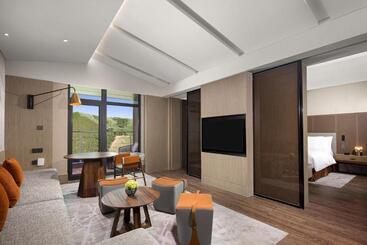 هتل Crowne Plaza Chongli Resort, An Ihg
