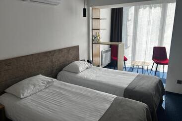 هتل Optima Collection Kamianske
