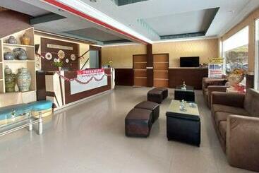 هتل Reddoorz Near Poso City Mall