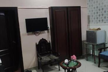 هتل Shelton Palace