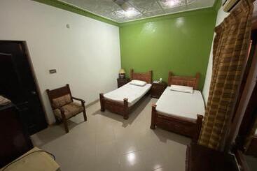 هتل Shelton Palace