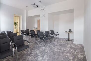 هتل The Basilian Minsk, Curio Collection By Hilton