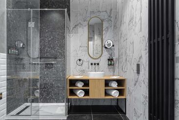 هتل The Basilian Minsk, Curio Collection By Hilton