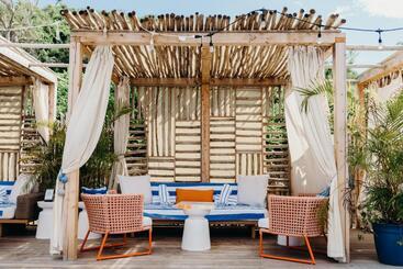 Lovango Resort And Beach Club