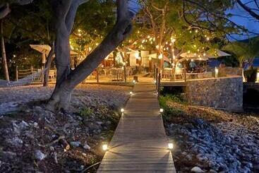 Lovango Resort And Beach Club