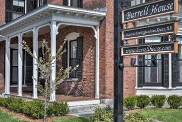 هاستل The Burrell House