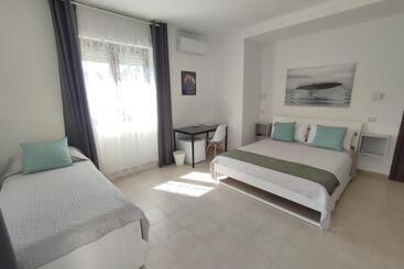 تختخواب و صبحانه Cristian Rooms