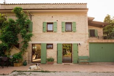 فندق Al Poggio Dei 4 Borghi