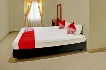 هتل Oyo 3443 Rd Kost2