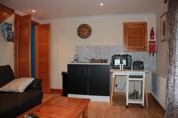 تختخواب و صبحانه 73 Westend, Balallan, Isle Of Lewis