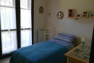 تختخواب و صبحانه Casa Di Amici