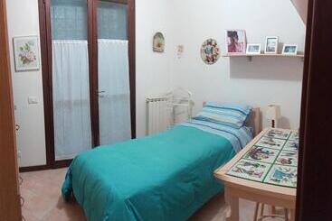 تختخواب و صبحانه Casa Di Amici