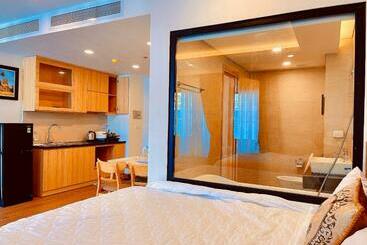 Flc Sea Tower   4 Seasons Apartment