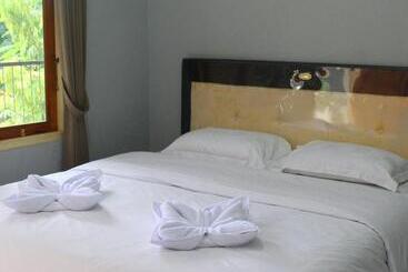 هتل Pondok Wisata Dan Restoran Elim