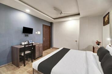 هتل Super Townhouse Hatigaon Near Medicity