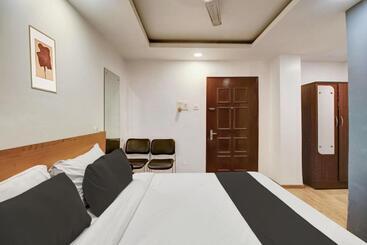 هتل Super Townhouse Hatigaon Near Medicity