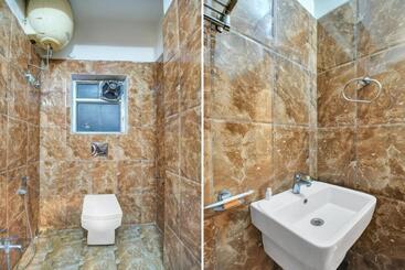 هتل Super Townhouse Hatigaon Near Medicity
