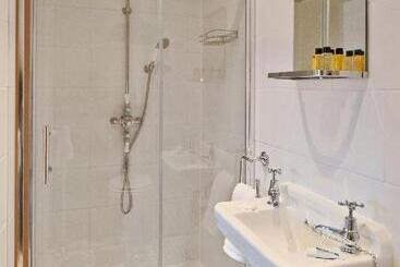 پانسیون The Annexe With Hot Tub