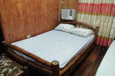 استراحتگاه Villa Corrales Homestay
