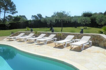 تختخواب و صبحانه Domaine Le Mas Sans Soucis