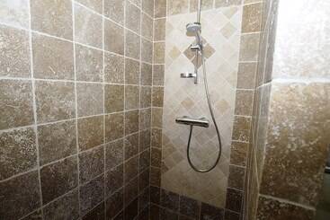 تختخواب و صبحانه Domaine Le Mas Sans Soucis