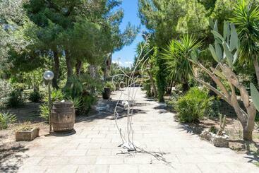 酒店 Le Palmentelle   Masseria Con Piscina