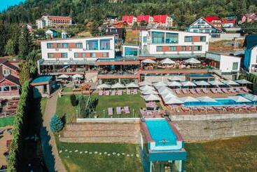 هتل Roser House Boutique   Pe Malul Lacului Colibita