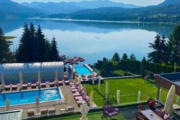 هتل Roser House Boutique   Pe Malul Lacului Colibita