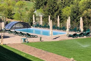 هتل Roser House Boutique   Pe Malul Lacului Colibita
