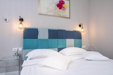 هتل Roser House Boutique   Pe Malul Lacului Colibita