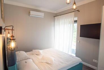 هتل Roser House Boutique   Pe Malul Lacului Colibita