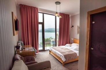 هتل Roser House Boutique   Pe Malul Lacului Colibita