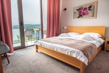 هتل Roser House Boutique   Pe Malul Lacului Colibita
