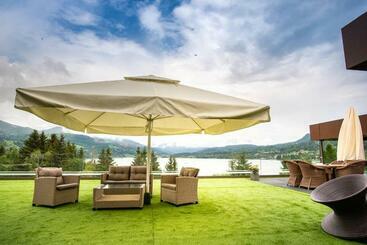 هتل Roser House Boutique   Pe Malul Lacului Colibita