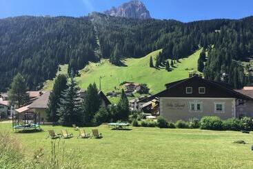 هتل Villa David Dolomites