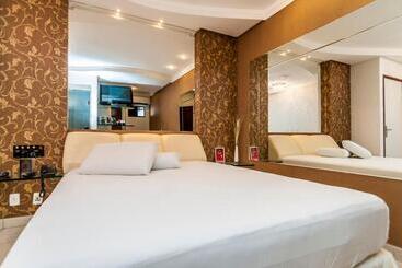 Tropicos Motel