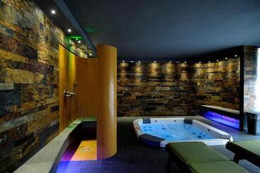 تختخواب و صبحانه Lucca In Azzurro Maison De Charme